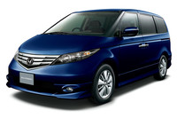 「G AERO」 (ボディ色：プレミアムナイトブルー・パール)