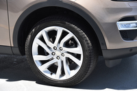 試乗車のタイヤサイズは245/45R20（オプション）。標準サイズは235/55R19。