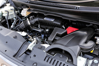 豊かなトルクと優れた燃焼効率の両立が図られた、1.5リッターターボエンジン。排気量を縮小したことによる、税制上のアドバンテージもアピールされる。