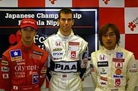 第9戦もてぎに続き、優勝を決めたPIAA NAKAJIMAのラルフ・ファーマン（写真上）左から2位の立川祐路(Olympic KONDO)、優勝したラルフ・ファーマン(PIAA NAKAJIM)、3位の道上龍(MOONCRAFT)