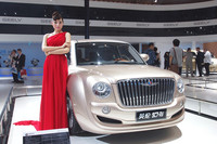 吉利ブースに展示されていた「英倫SC7-RV」はロンドンタクシーがモチーフ。