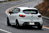 ルノー・ルーテシア ルノースポール シャシー カップ
    ボディーサイズ：全長×全幅×全高＝4105×1750×1435mm／ホイールベース：2600mm／車重：1280kg／駆動方式：FF／エンジン：1.6リッター直4 DOHC 16バルブ ターボ／トランスミッション：6AT／最高出力：200ps/6000rpm／最大トルク：24.5kgm/1750rpm／タイヤ：（前）205/40R18 （後）205/40R18／価格：309万円（消費税5％込み）