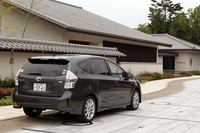 トヨタ・プリウスα Gツーリングセレクション スカイライトパッケージ（FF/CVT）【ブリーフテスト】の画像