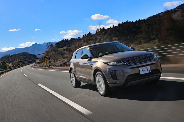 プレミアムカーらしく、さまざまな快適装備や運転支援システムが用意される「イヴォーク」だが、あれもこれもと選んでいると、オプション価格が青天井になるのでご用心。