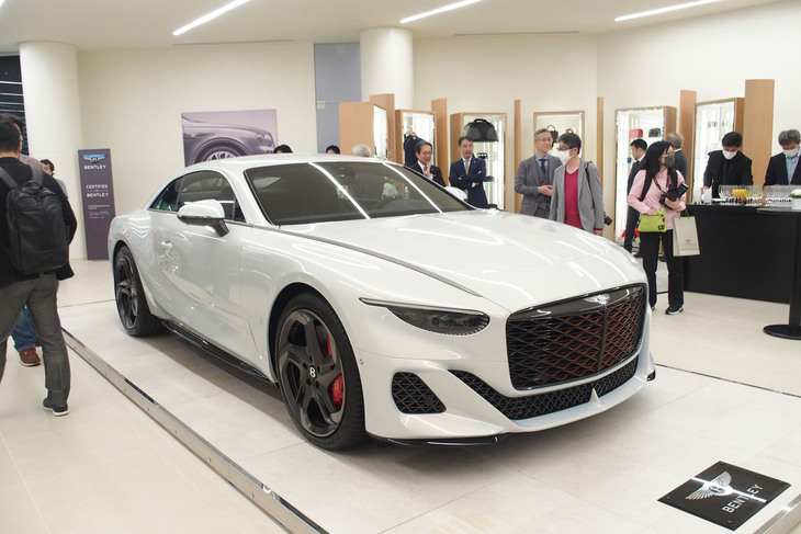 ベントレー・マリナー バトゥール（フロントビュー）