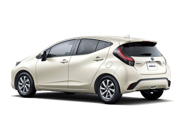 2021年7月にフルモデルチェンジしたトヨタのハイブリッドカー「アクア」。プラットフォームや駆動システムが刷新されているほか、従来型のニッケル水素電池の約2倍という出力を実現した、バイポーラ型ニッケル水素電池の搭載もトピックだ。