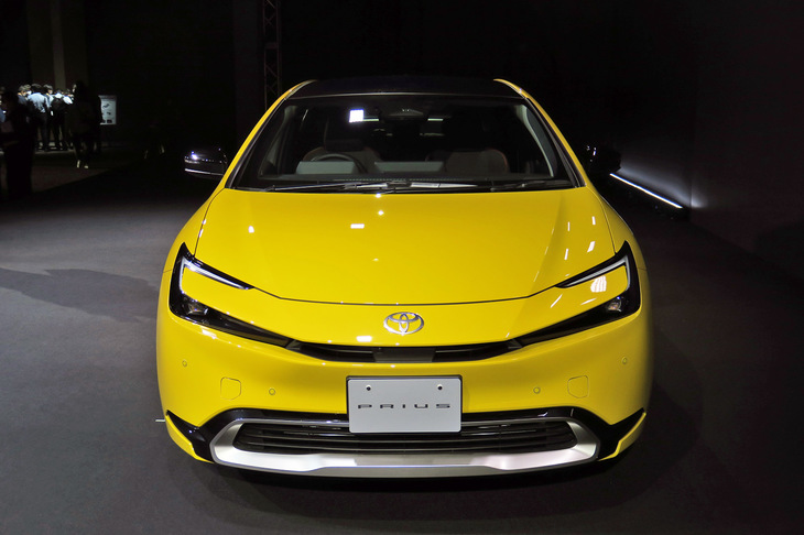 トヨタ・プリウス2.0L PHEVプロトタイプ（フロントマスク）
