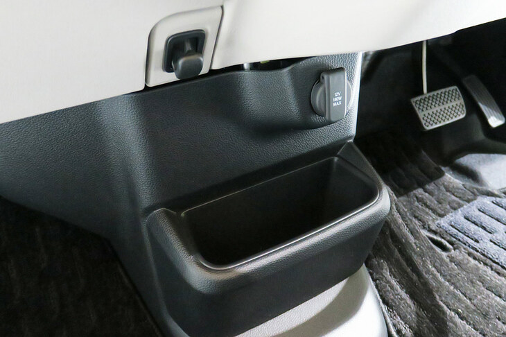 ホンダN-BOX（収納スペース）