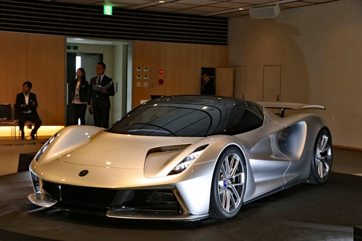 EV、4WD、ハイパーカーと、「エヴァイヤ」はロータスにとってあらゆる意味で“初物”のクルマとなる。