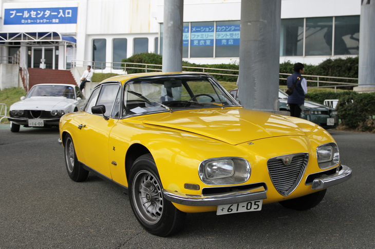 これもザガートミーティングの参加車両である「アルファ・ロメオ2600SZ」。アルファとしては最後となる直6エンジンを積んだ「2600スプリント」のシャシーに、ザガートとしては珍しくスチール製ボディーを載せたモデルで、1965年から1967年までの間に105台が作られた。