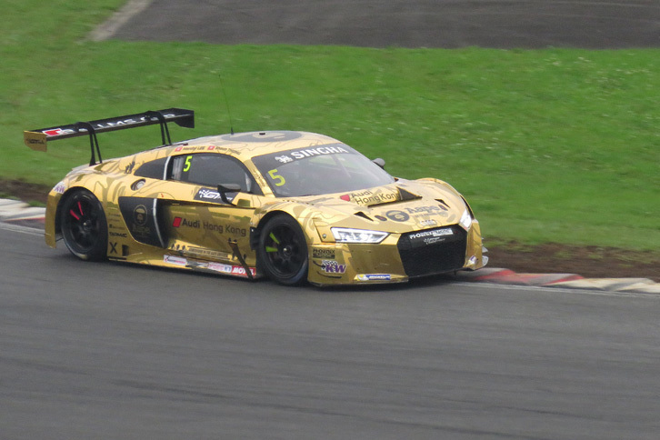 「アウディR8」のGT3車両である「R8　LMS GT3」。ベース車のフルモデルチェンジに伴い、競技車両も新型となった。