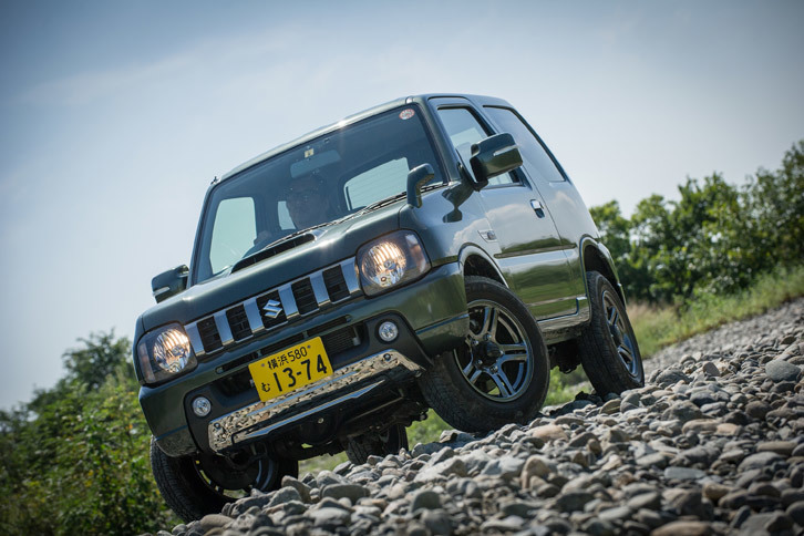 今回の「ジムニー ランドベンチャー」は、3年近く前に試乗したものと同じ個体だった。ちなみに、ジムニーは2014年8月の小改良を最後に、現在に至るまで改良や変更は行われていない。