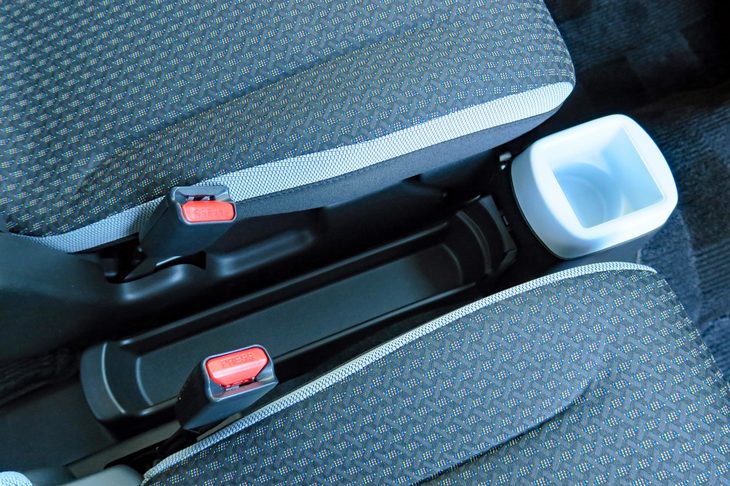 スズキ・ハスラー ハイブリッドXターボ（4WD）（収納スペース）