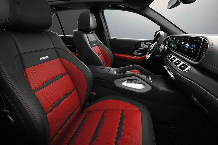 「AMGスポーツシート」や「AMGパフォーマンスステアリングホイール」などが採用される「AMG GLE53 4MATIC＋」のインテリア。