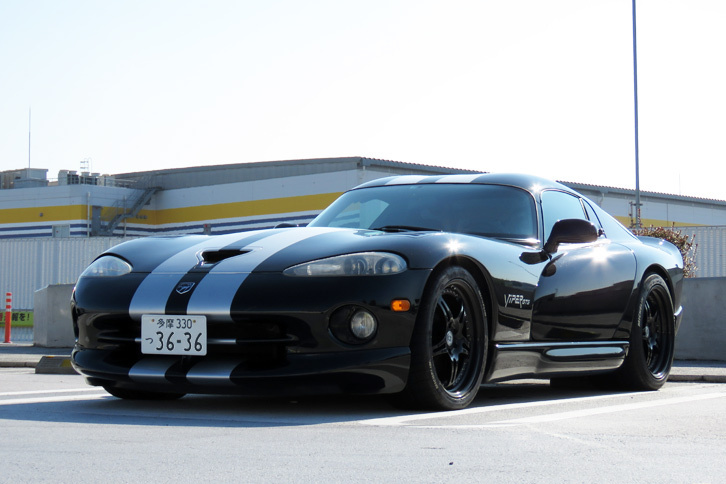 ここで御礼。上述の辰巳PAにて「読んでますよ！」と声をかけてくださった読者の方、その節はありがとうございます。いきなり運転席のドアが開かなくなった「バイパー」に驚かれたことでしょう。ご安心ください。日常茶飯事です。