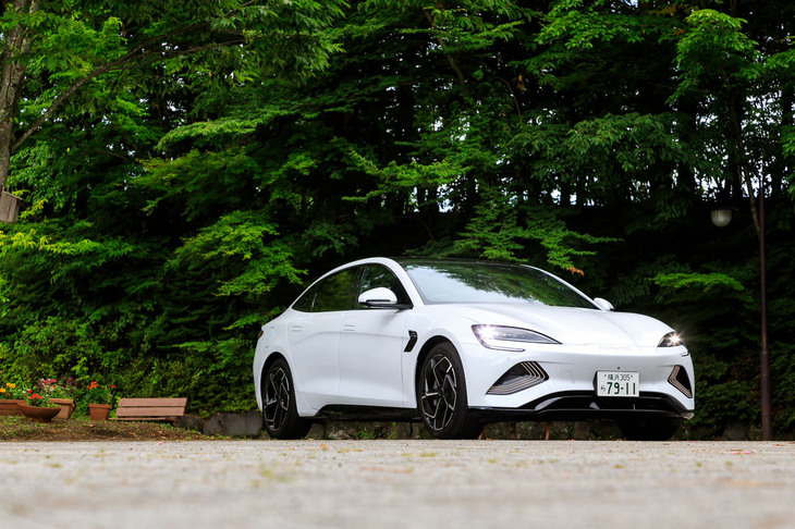 日本では最初の1000台に限ってRWD車が495万円、4WD車が572万円で販売される「BYDシール」。2024年7月19日に問い合わせたところ、すでに300台ほどのオーダーがあったという。