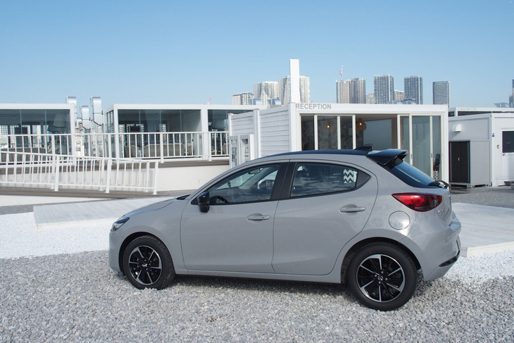 マツダ2 XDスポルト＋（海外仕様車のサイドビュー）