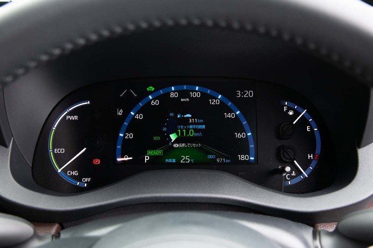 「Z」に標準装備となる7インチのマルチインフォメーションディスプレイ付きオプティトロンメーター。