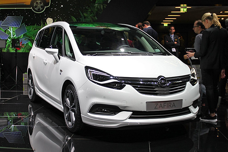 オペル・ザフィーラ（エクステリア）