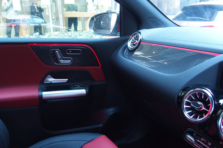 メルセデス・ベンツB200d（ダッシュボード）