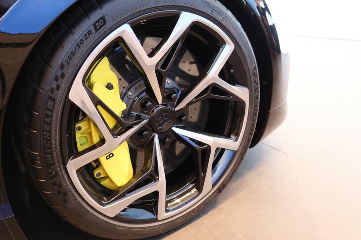 ブガッティW16ミストラル（フロントホイール）