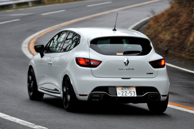 ルノー・ルーテシア ルノースポール シャシー カップ
    ボディーサイズ：全長×全幅×全高＝4105×1750×1435mm／ホイールベース：2600mm／車重：1280kg／駆動方式：FF／エンジン：1.6リッター直4 DOHC 16バルブ ターボ／トランスミッション：6AT／最高出力：200ps/6000rpm／最大トルク：24.5kgm/1750rpm／タイヤ：（前）205/40R18 （後）205/40R18／価格：309万円（消費税5％込み）