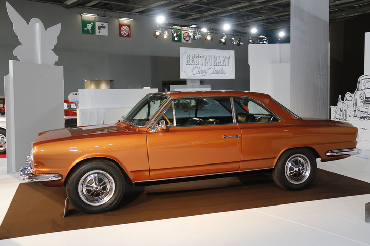 その流麗なスタイルから、数々のセレブリティーが「ルノー・トリノ」を手に入れた。