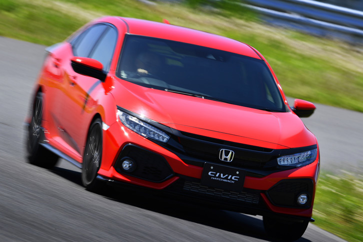 試乗会が行われた袖ヶ浦フォレストレースウェイの気温は25度。雲ひとつない晴天だった。