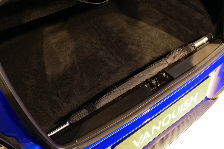 アストンマーティン・ヴァンキッシュ ヴォランテ（アンブレラ）