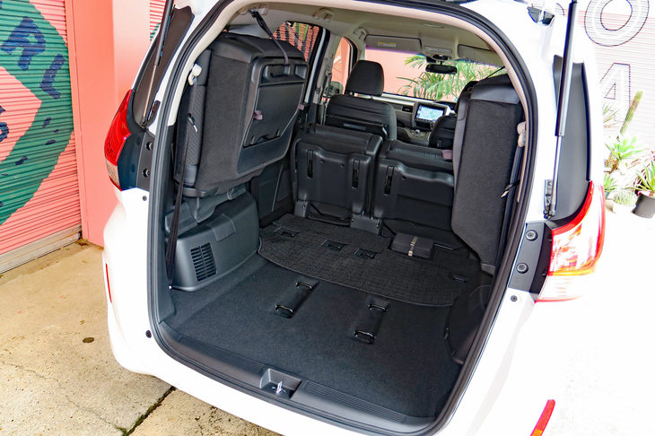 ホンダ・フリードG（FF）（ラゲッジスペース）