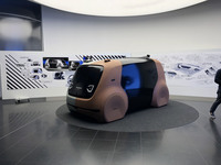 レベル5の完全自動運転EV「セドリック」のデザインモックアップ。