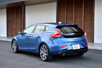 ボルボV40 D4 R-DESIGNチューンド・バイ・ポールスター