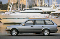 豊富な車形が用意されたのも2代目の特徴。1987年には、今日に受け継がれるステーションワゴン「ツーリング」がデビューしている。