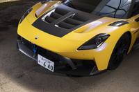 フロントセクションで「MCプーラ」と同じなのはヘッドランプくらい。前面の開口部がガバッと大きくなり、ボンネットはエアダクト付きに変更されている。