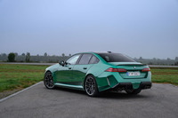 開発コードG99の新型は「M5」としては第7世代。パワーユニットは初代と2代目が直6エンジンを、3、5、6代目がV8エンジンを、4代目はV10エンジンを搭載していた。