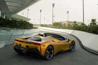 2020年11月に「SF90ストラダーレ」のオープンバージョンである「SF90スパイダー」が発表された。日本にも導入される予定。