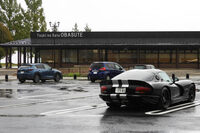 長野自動車道の姨捨SAにて。2日目の天気はあいにくの雨だった。……それにしても姨捨って、すごく怖い地名だなぁ。