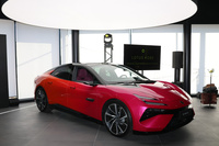 この日のために特別展示されていた、電動セダン「エメヤ」の特注モデル「エメヤ ブロッサム」。