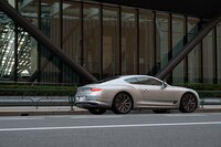 試乗車のボディーカラーは「ムーンビーム」。トーンは明るめながらも輝きを抑えたシルバーが特別感を演出する。