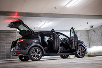 「ルノー・アルカナR.S.ラインE-TECHハイブリッド」のボディーサイズは全長×全幅×全高＝4570×1820×1580mm、ホイールベースは2720mm。車重は1470kgと発表されている。