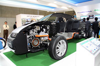 自動車メーカーでもっとも力が入っていたホンダのブースにて、「インサイト」のカットモデル。ほかにホンダのハイブリッドシステムである「IMA」のカットモデルも展示されていた。