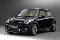 MINIとロールス・ロイスのコラボ限定車が発売の画像