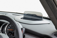 機能装備はおおむね3ドアに準じたものとなっており、ヘッドアップディスプレイや走行モードの切り替えシステムなどがオプションで用意される。