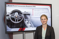 ワークショップには、新型「911」の開発に関わったポルシェのエンジニアが多数参加。各人の担当分野について詳細な説明を行った。