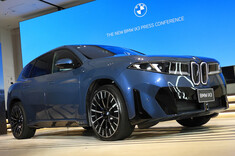 BMWの新時代を告げる「ノイエクラッセ」の第1弾！ 新型「iX3」の詳細な姿を、写真で紹介する。