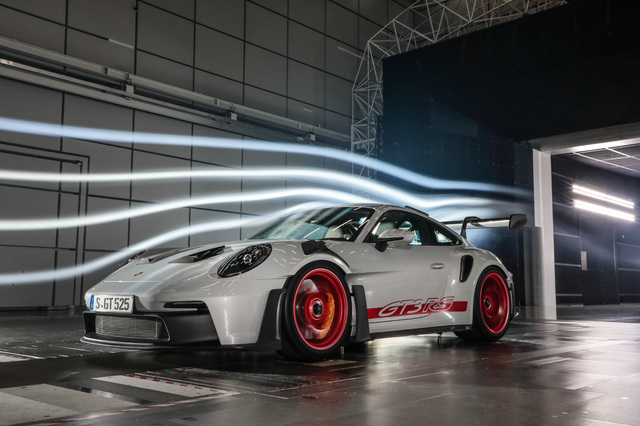 絶版 ポルシェ特注 PORSHE 911 GT3 RSR ハイエンド ポルシェジャパンがハイパフォーマンスモデル「911 GT3 RS」の導入を