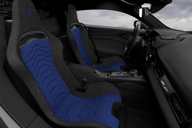 マセラティが特別なカラーリングの「MC20チェロ」を日本で発売