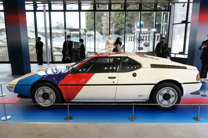 BMW M1（サイド）