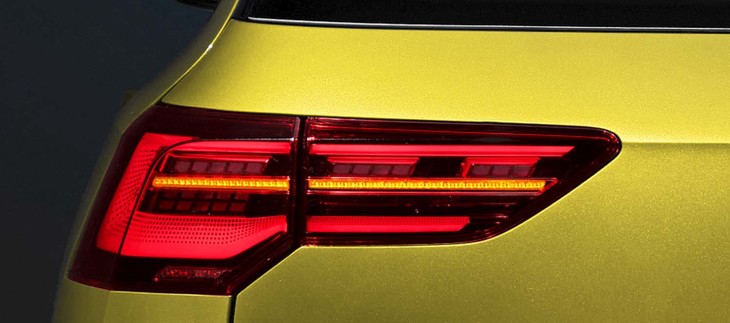 新型フォルクスワーゲン・ゴルフヴァリアント（リアコンビランプ）