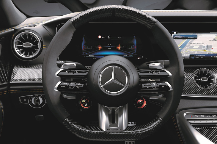 「AMG GT53 4MATIC＋（ISG）ファイナルエディション」のインストゥルメントパネル。